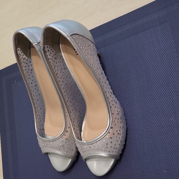 K & M sparkly open toed evening shoes. - Picture 9 of 13